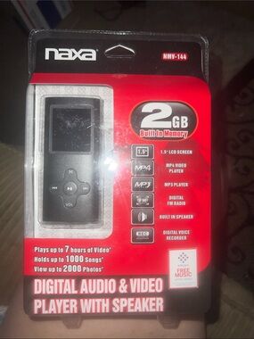 Naxa NMV-144 digital audio and video player